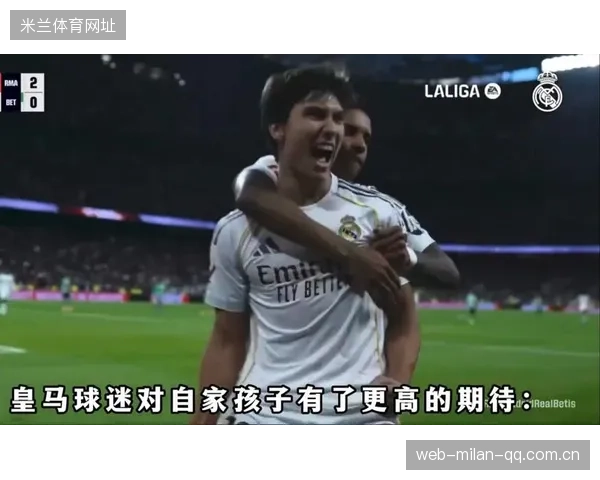 足球前锋上演帽子戏法，带领球队豪取大胜